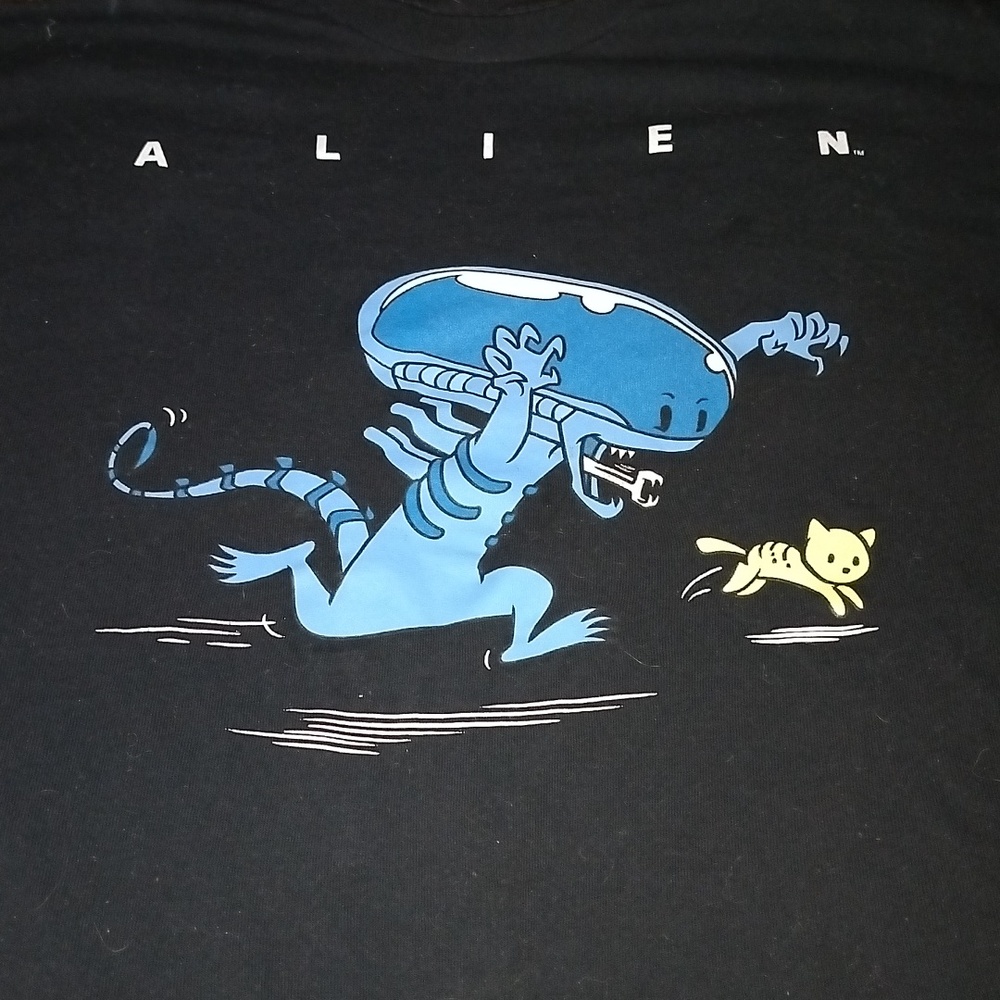 NWOT MD Ripple Junction ALIEN Xenomorph + Cat Tee